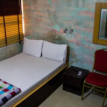 Glasshouse Hotel And Suites Egba Ngoại thất bức ảnh