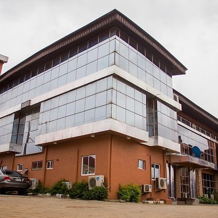 Glasshouse Hotel And Suites Egba Ngoại thất bức ảnh