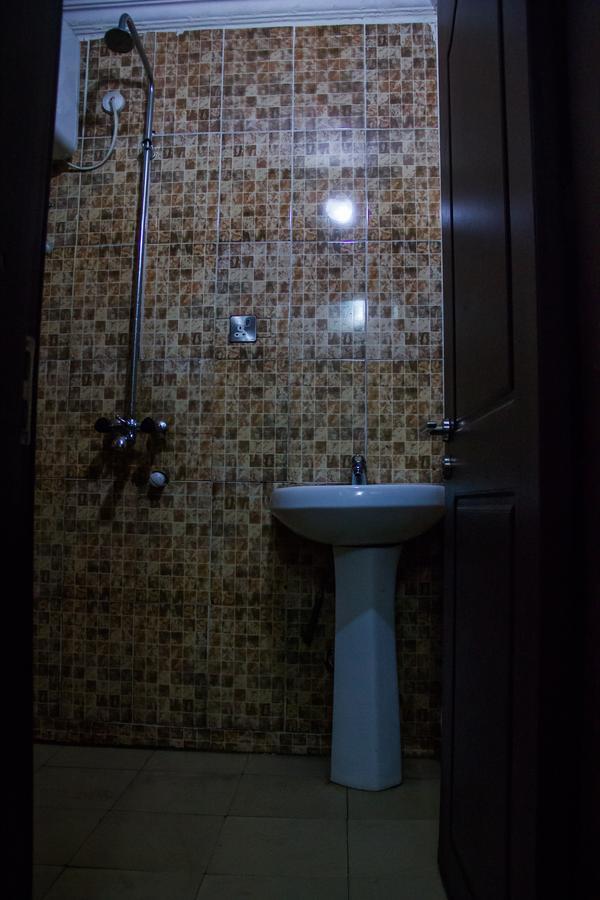 Glasshouse Hotel And Suites Egba Ngoại thất bức ảnh