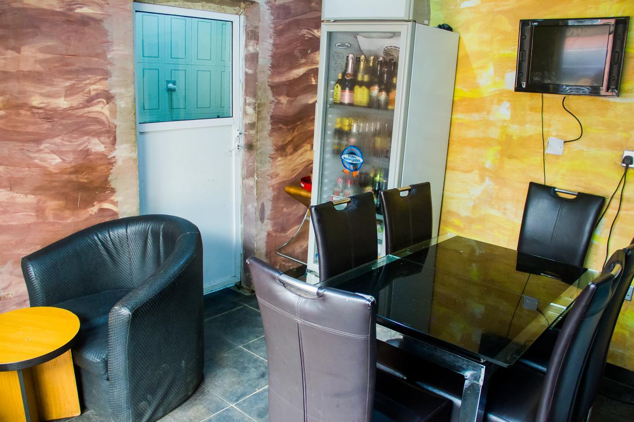 Glasshouse Hotel And Suites Egba Ngoại thất bức ảnh
