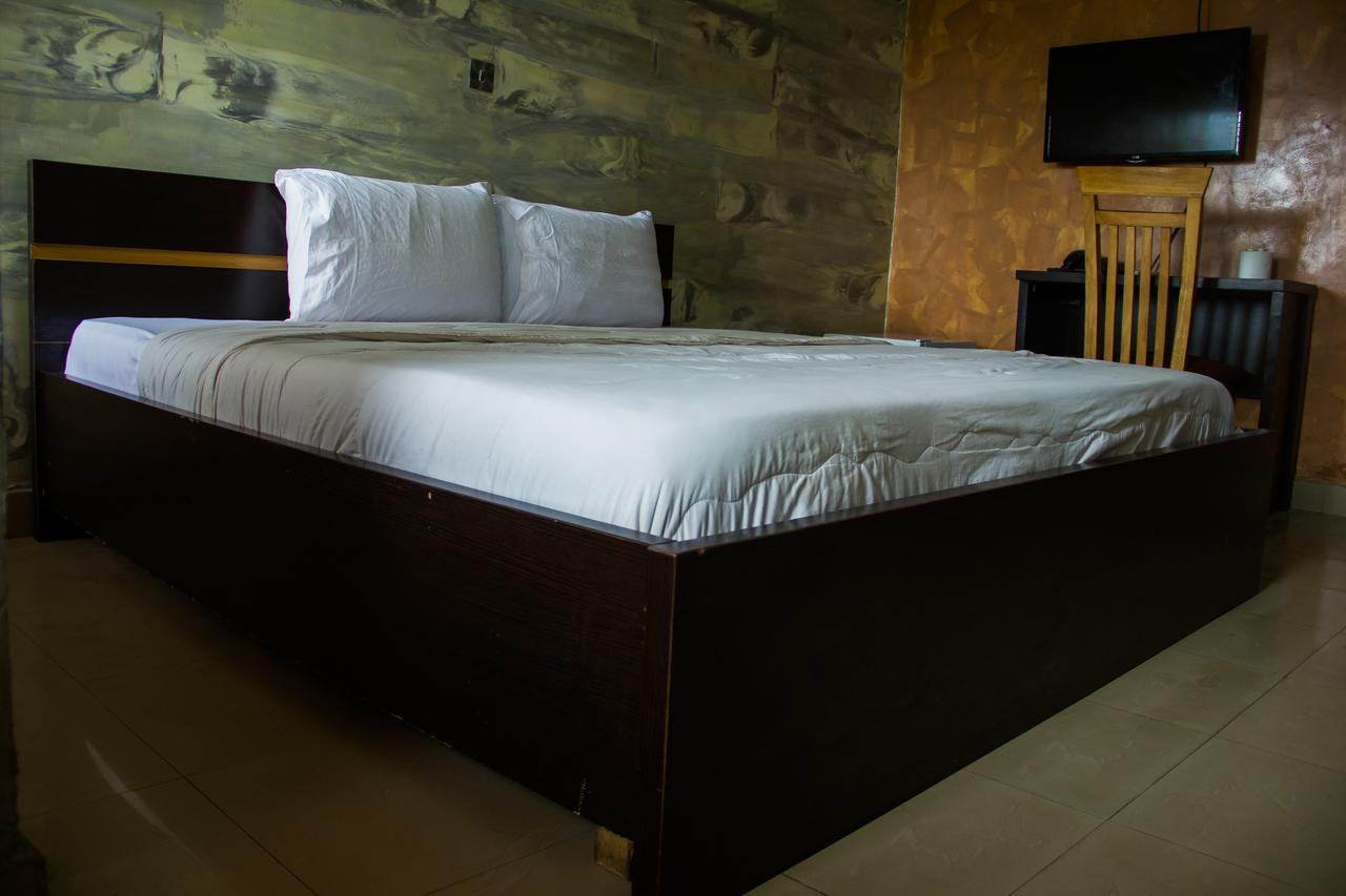 Glasshouse Hotel And Suites Egba Ngoại thất bức ảnh