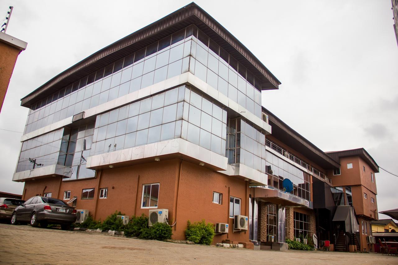 Glasshouse Hotel And Suites Egba Ngoại thất bức ảnh